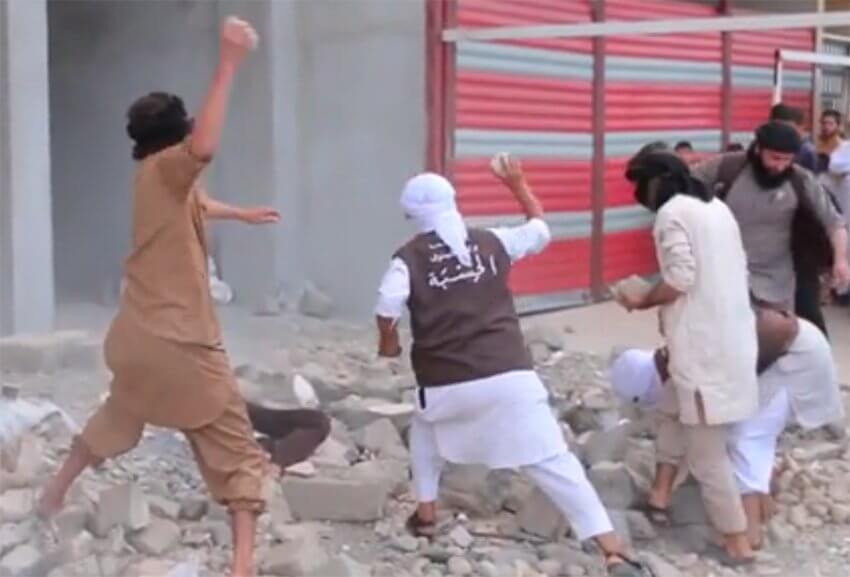 ISIS: nuove esecuzioni di gay, le immagini shock