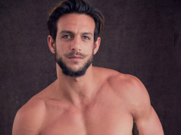 Joaquin Ferreira di nuovo "integrale" a teatro in "23 Centimetros" - joaquin ferreira nudo - Gay.it