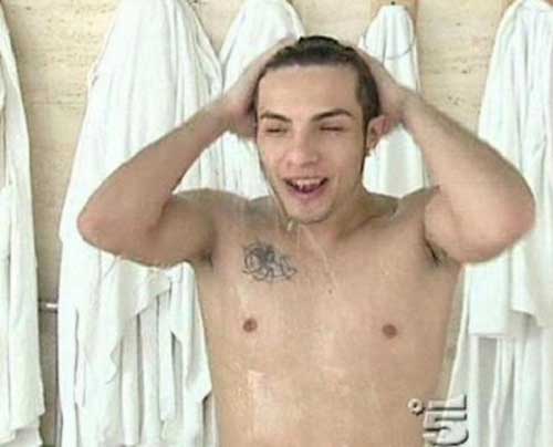Marco Carta è etero, parola della sua ex. Che ne pensate?