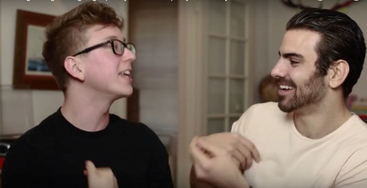 nyle_di_marco_tyler_oakley_linguaggio_dei_segni_per_flirtare