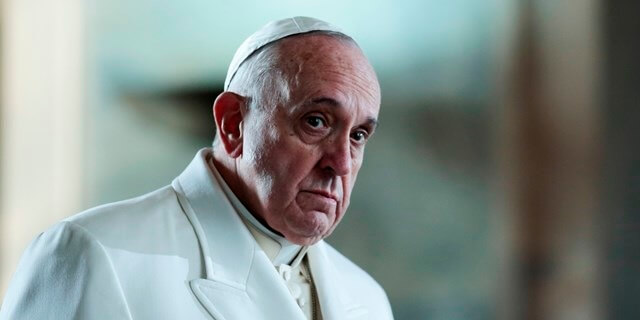 10 anni di Papa Francesco, aperture e chiusure, speranza e lacrime per la comunità LGBTQIA+ - papa francesco - Gay.it