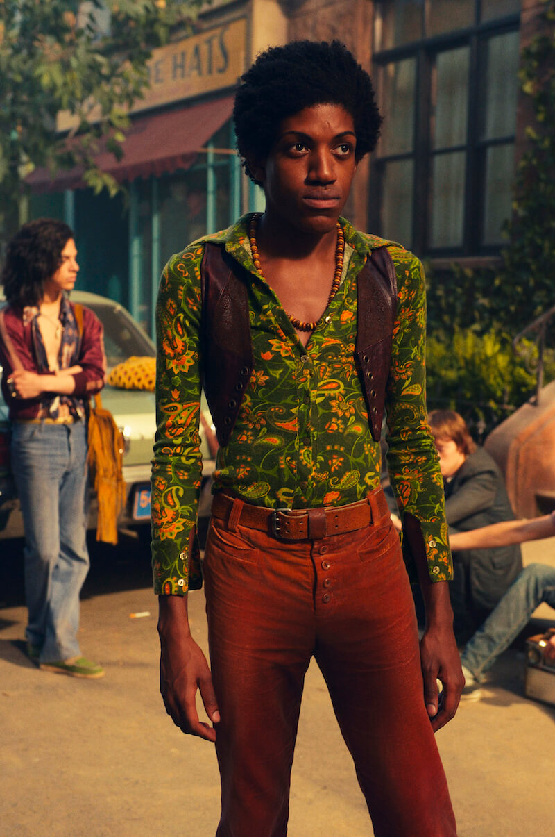 Vivide, vibranti, 70's: le più belle immagini dal set di Stonewall