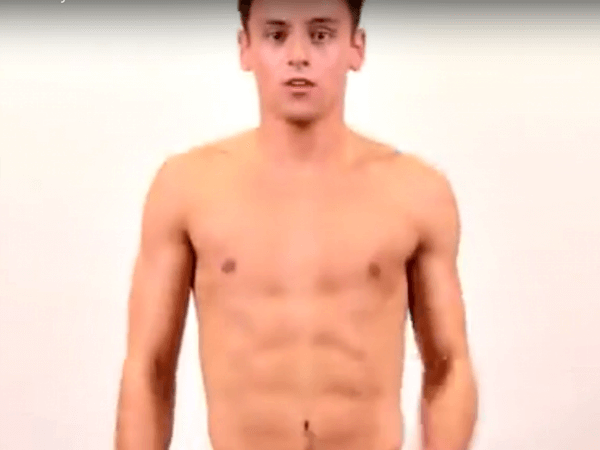 Tom Daley e il suo workout quotidiano (senza maglietta)