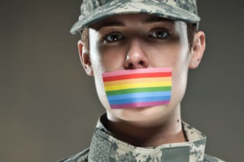 Singapore: donna trans costretta al servizio militare - trans militare - Gay.it