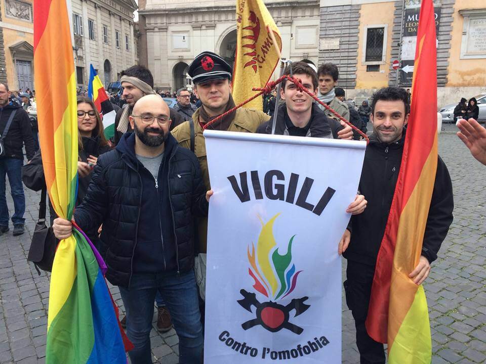 vigili_contro_omofobia