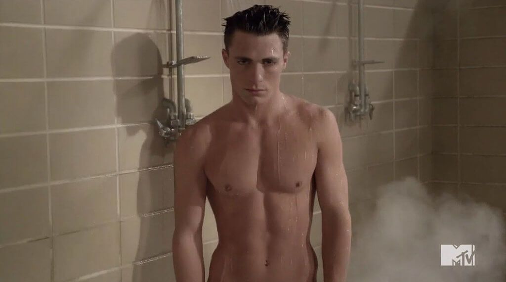Colton_haynes_fisico_doccia