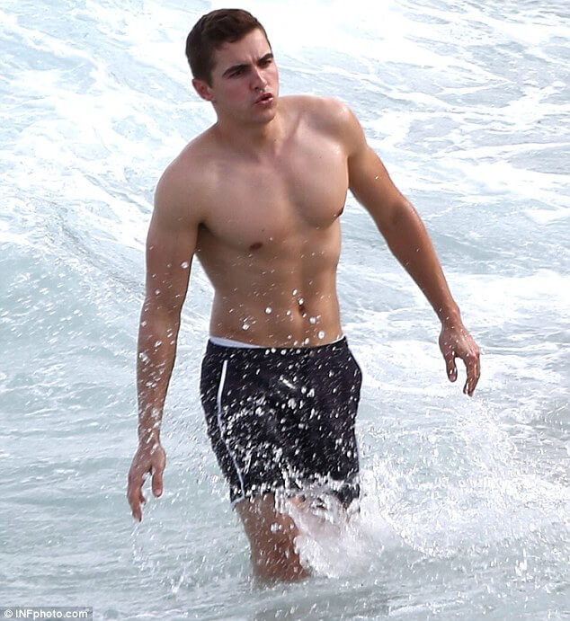 Dave_Franco_NUDO