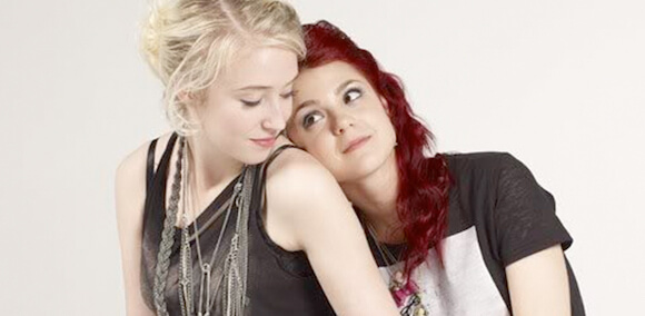 ragazze queer che si amano alle scuole superiori
