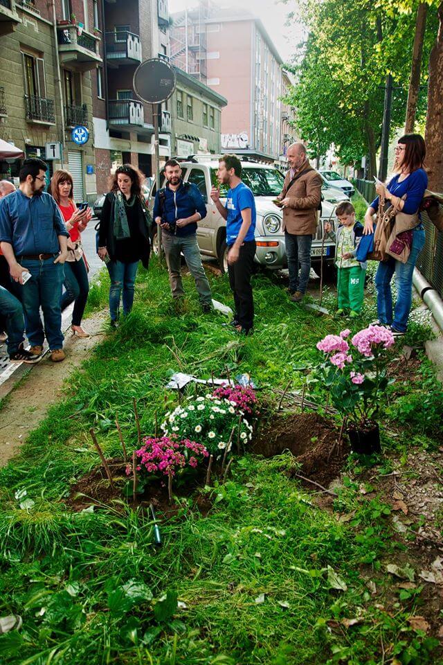 Torino: Guerrilla Garden sotto al condominio omofobo