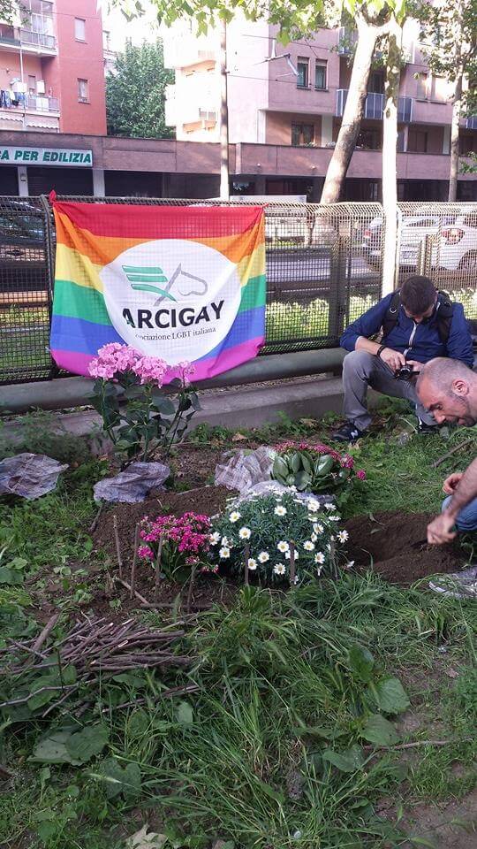 Torino: Guerrilla Garden sotto al condominio omofobo
