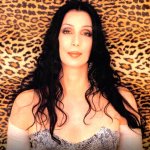 Cher compie 70 anni: 15 look e 15 canzoni da non perdere! - Thumbnail