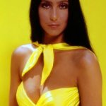 Cher compie 70 anni: 15 look e 15 canzoni da non perdere! - Thumbnail