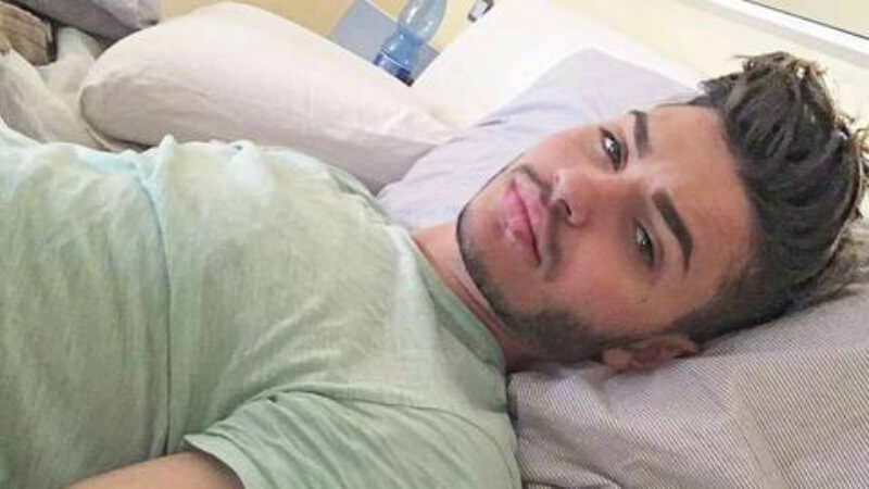 Cristian Imparato: "Non sto molto bene ed è giusto che lo sappiate" - cristian imparato 2016 ospedlae 1 - Gay.it