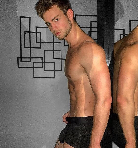 dustin_mcneer_fisico_sexy_ANTM