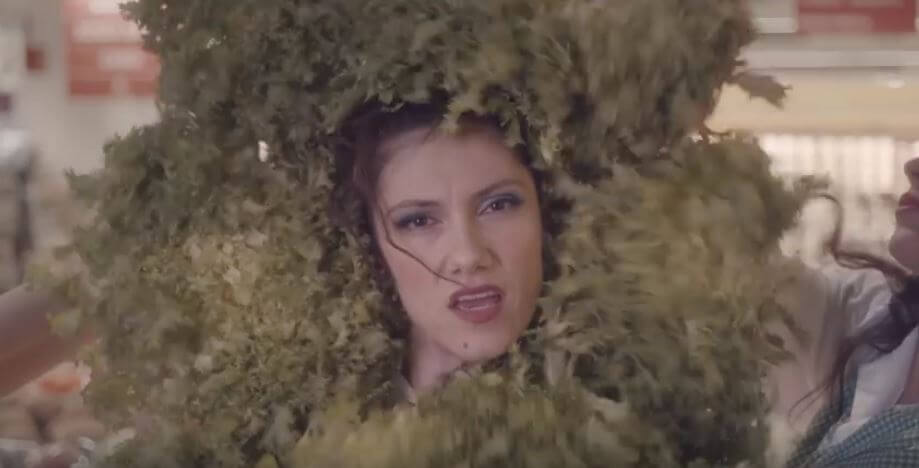 elisa_love_me_forever_video_insalata_pon_pon