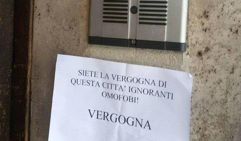 Torino: parla la coppia gay perseguitata dai condomini - foto condominio gay kgGB U1080101307695S6 1024x576@LaStampa.it - Gay.it