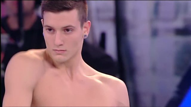 gabriele_esposito_amici_15_nudo