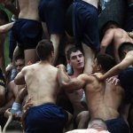Herndon: la scalata di cadetti più omoerotica al mondo - Thumbnail