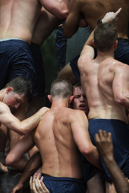 Herndon: la scalata di cadetti più omoerotica al mondo