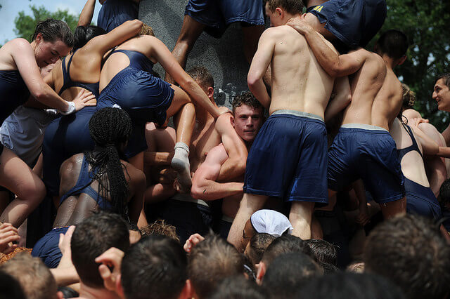Herndon: la scalata di cadetti più omoerotica al mondo