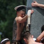Herndon: la scalata di cadetti più omoerotica al mondo - Thumbnail