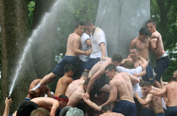 Herndon: la scalata di cadetti più omoerotica al mondo