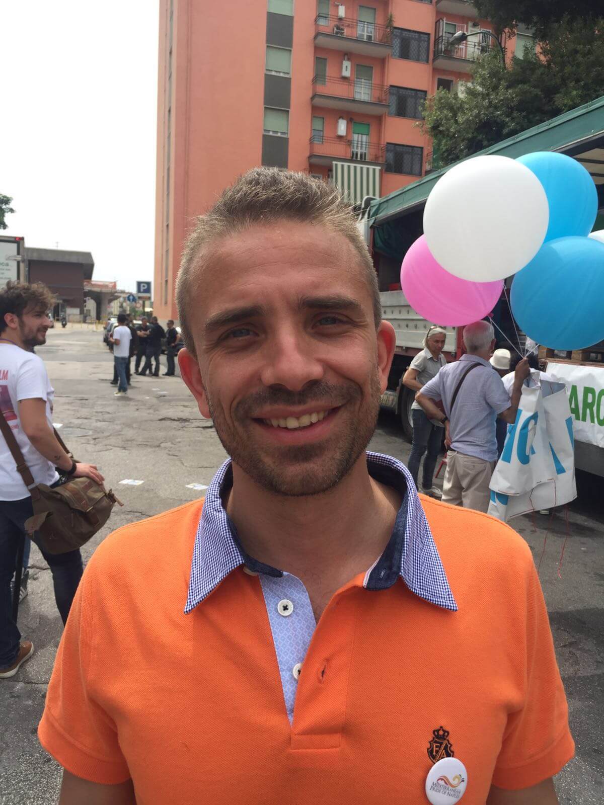 De Magistris in marcia al Pride di Napoli