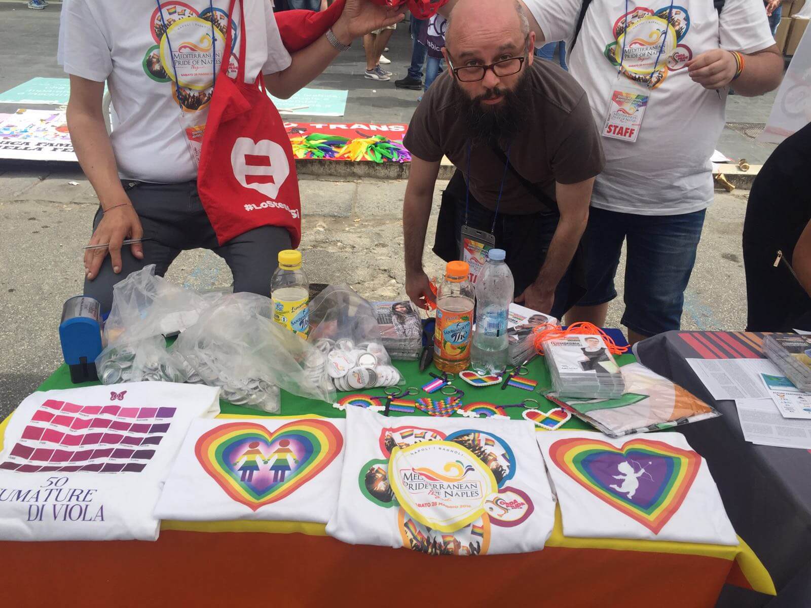 De Magistris in marcia al Pride di Napoli