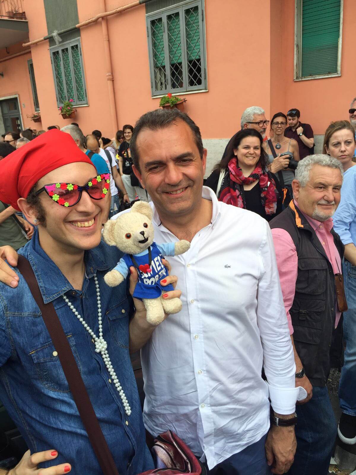 De Magistris in marcia al Pride di Napoli