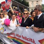 De Magistris in marcia al Pride di Napoli - Thumbnail