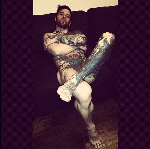 nick_hawk_gigolos_nudo