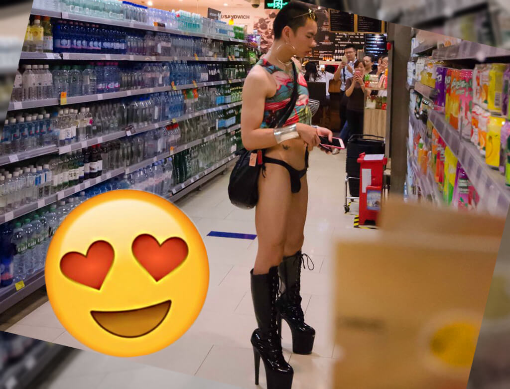 Cina: Sister Tomato al supermarket in tacco e lingerie