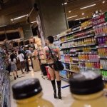 Cina: Sister Tomato al supermarket in tacco e lingerie - Thumbnail