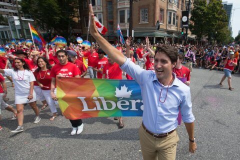 Canada: emanata una legge contro la transfobia - trudeau pride - Gay.it
