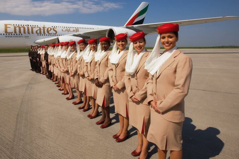 Coppia gay trattenuta e derisa dallo staff dell’Emirates Airlines