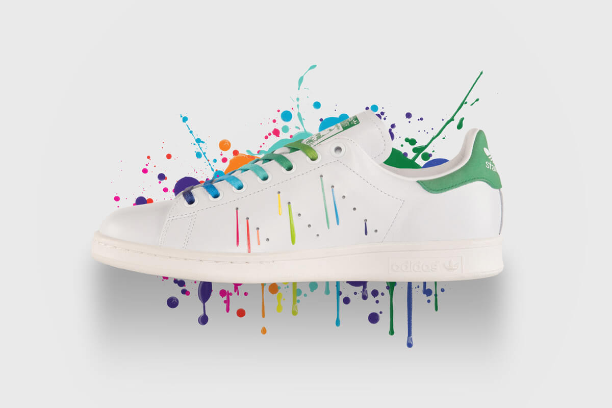 Schizzi di arcobaleno sulle sneaker