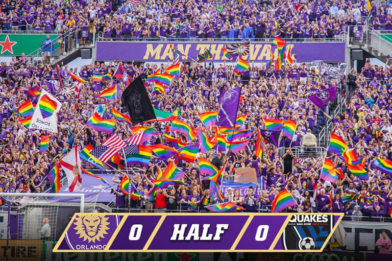 Orlando: lo stadio pieno di arcobaleni per omaggiare le vittime - cover orlando calcio - Gay.it