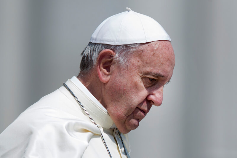 La 'Chiesa accompagna gli omosessuali’, ma Papa Francesco è contro la teoria gender - papa francesco - Gay.it