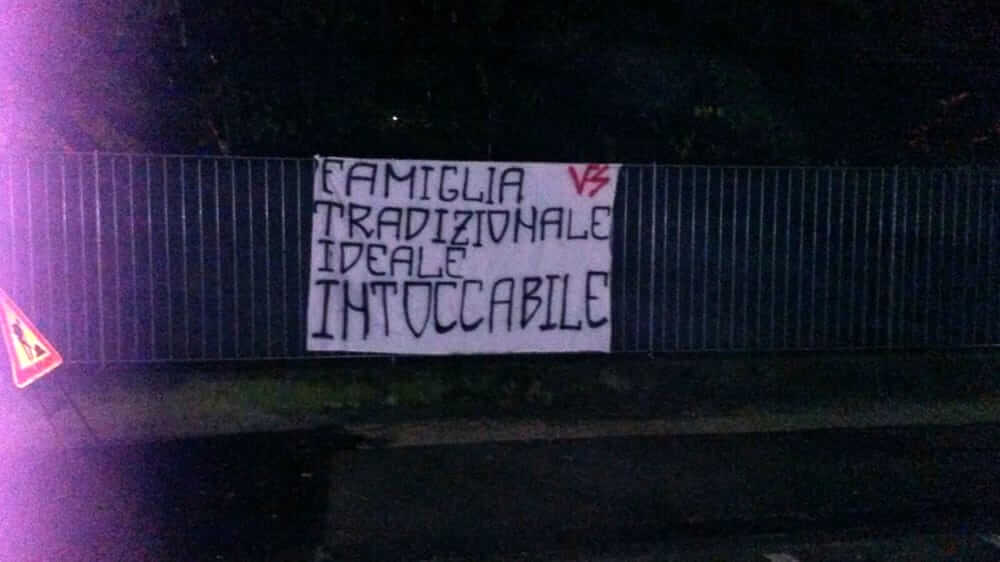 Blitz contro il Treviso Pride dei Veneto Skinheads: "L'Italia ha bisogno di culle, non di culattoni"
