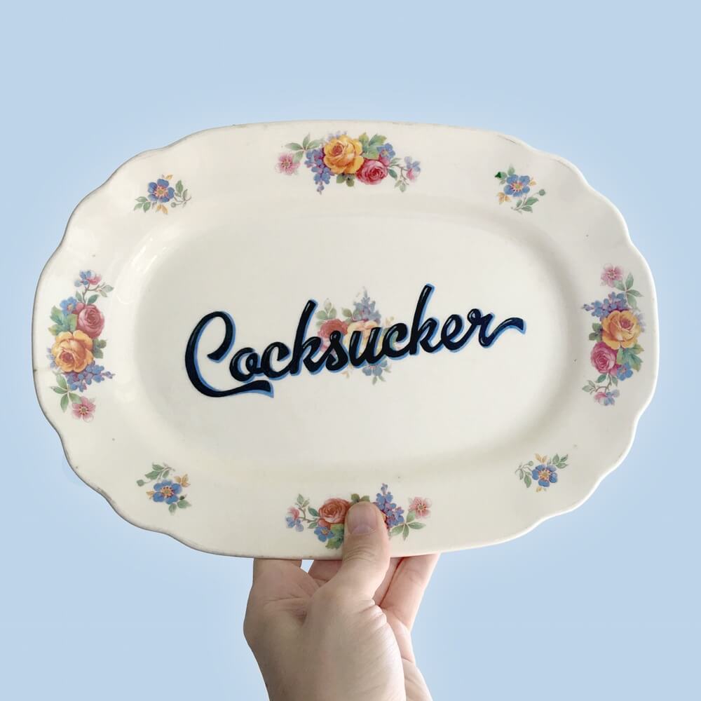 Le ceramiche gay vintage e sfacciate di Pansy Ass