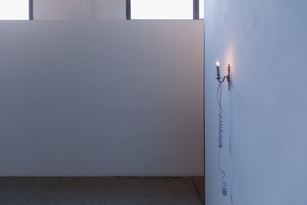 Elmgreen-Dragset-–-Stigma-–-veduta-della-mostra-presso-la-Galleria-Massimo-De-Carlo-Milano-2015-photo-Roberto-Marossi-courtesy-Massimo-De-Carlo-Milano-Londra-1