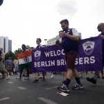 Un bagno mistico nella libertà: è il Berlin Pride - Thumbnail