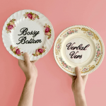 Le ceramiche gay vintage e sfacciate di Pansy Ass - Thumbnail