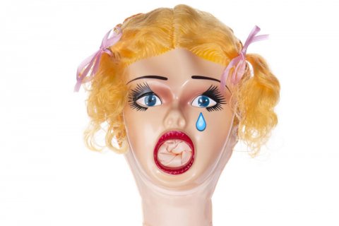 Perché Salvini con la bambola gonfiabile mi ha fatto piangere - boldrini doll - Gay.it