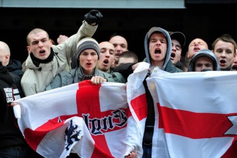 "Dopo i polacchi toccherà ai gay": Gran Bretagna, 500 crimini di odio post Brexit - english - Gay.it
