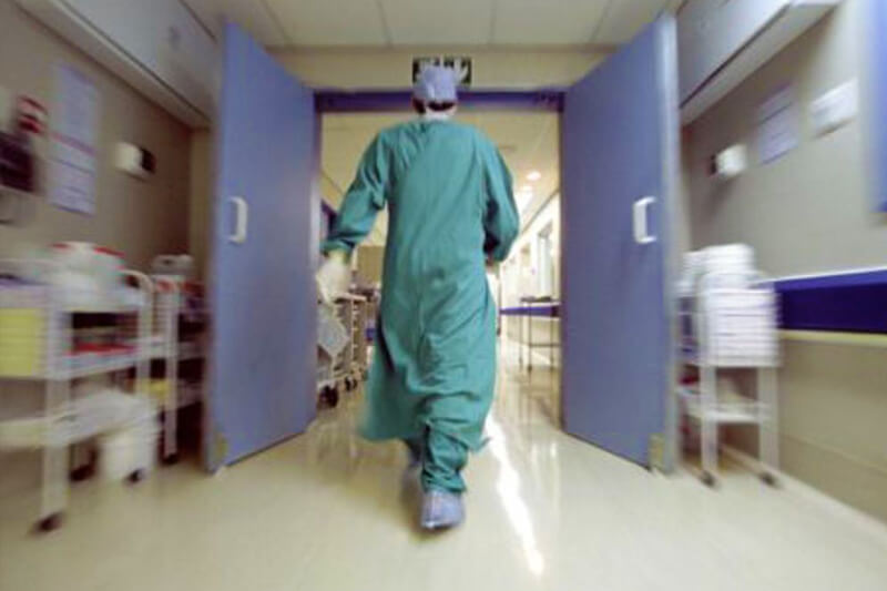 Cassino, "gay per colpa vostra dopo trasfusione": lo salvano da malore, coppia perseguitata - ospedale - Gay.it