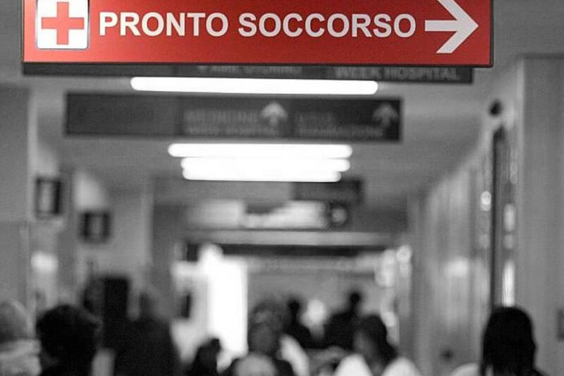 Bolzano, due ragazze aggredite con schiaffi e insulti omofobi: “Nel 2026 è qualcosa di assurdo” - trans ospedale - Gay.it