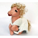 Le icone della musica, dell'arte e del cinema diventano Mini Pony - Thumbnail