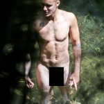 Justin Bieber nudo integrale alle Hawaii - Thumbnail