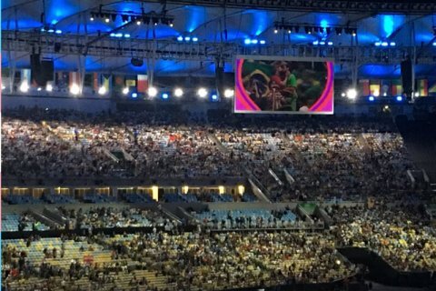 Rio 2016: bacio gay alla cerimonia di inaugurazione - bacio olimpiadi - Gay.it